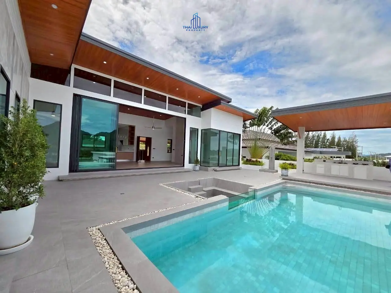 Luxury 3 Bedrooms Villa with Private Pool and Mountain Views in Hua Hin Soi 112
