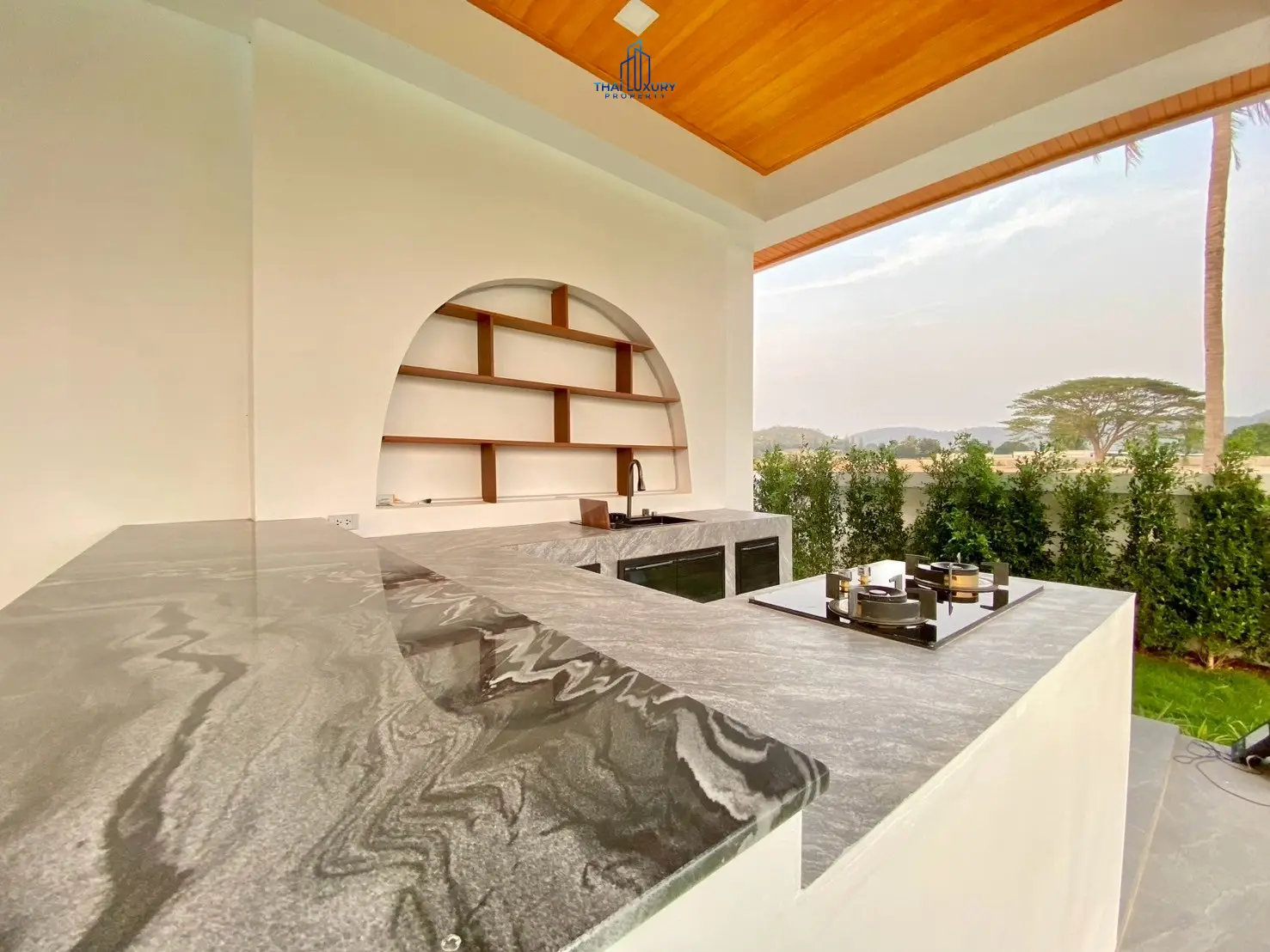 Luxury 4 Bedrooms Villa for Sale with Private Pool and Mountain View in Hua Hin Soi 112
