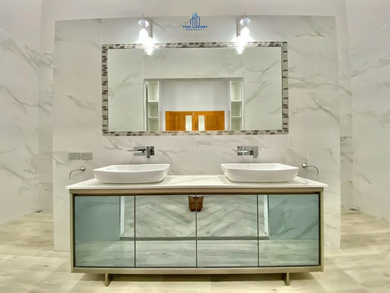 Luxury 4 Bedrooms Villa for Sale with Private Pool and Mountain View in Hua Hin Soi 112