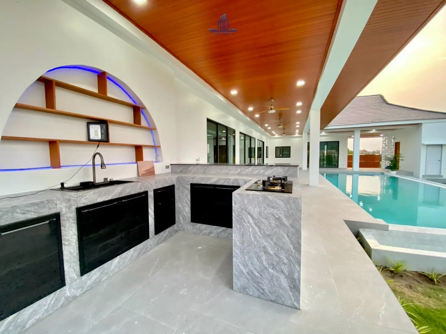 Luxury 4 Bedrooms Villa for Sale with Private Pool and Mountain View in Hua Hin Soi 112