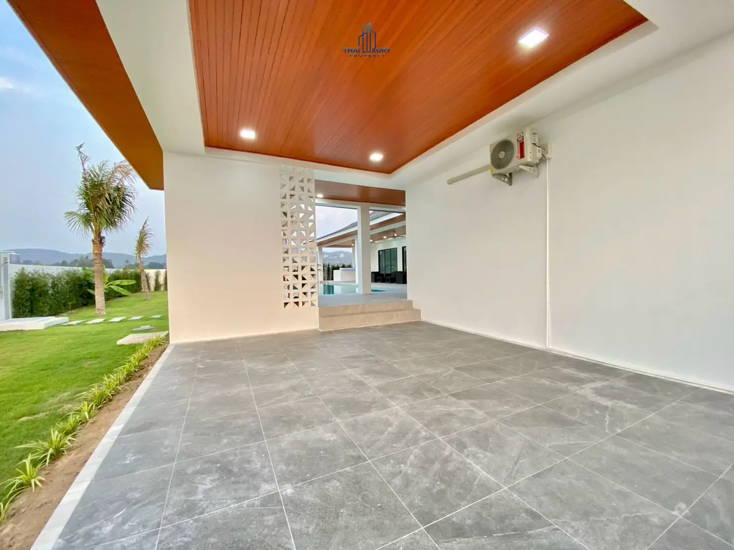 Luxury 4 Bedrooms Villa for Sale with Private Pool and Mountain View in Hua Hin Soi 112
