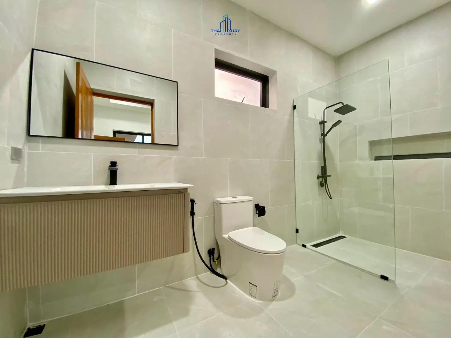 Luxury 4 Bedrooms Villa for Sale with Private Pool and Mountain View in Hua Hin Soi 112