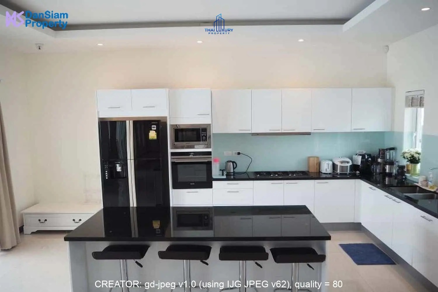 บ้านหรูพร้อมสระว่ายน้ำ 5 ห้องนอน สำหรับขาย ที่ Palm Villas หัวหิน – ชะอำ