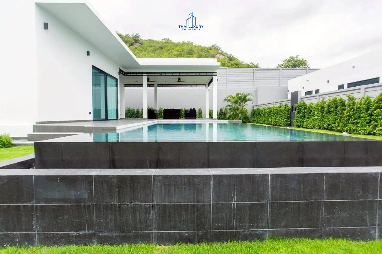 วิลล่าหรูสไตล์โมเดิร์น 3 ห้องนอน พร้อมสระว่ายน้ำ ที่ Sivana Hills Villas หัวหิน สำหรับเช่า