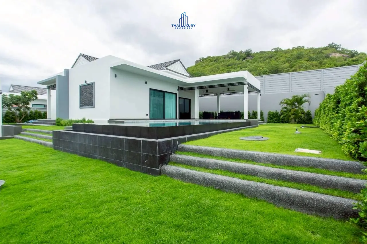 วิลล่าหรูสไตล์โมเดิร์น 3 ห้องนอน พร้อมสระว่ายน้ำ ที่ Sivana Hills Villas หัวหิน สำหรับเช่า