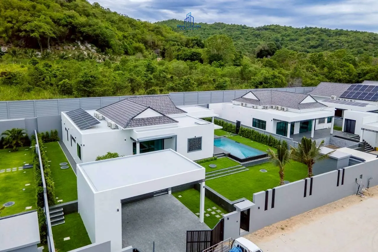 วิลล่าหรูสไตล์โมเดิร์น 3 ห้องนอน พร้อมสระว่ายน้ำ ที่ Sivana Hills Villas หัวหิน สำหรับเช่า