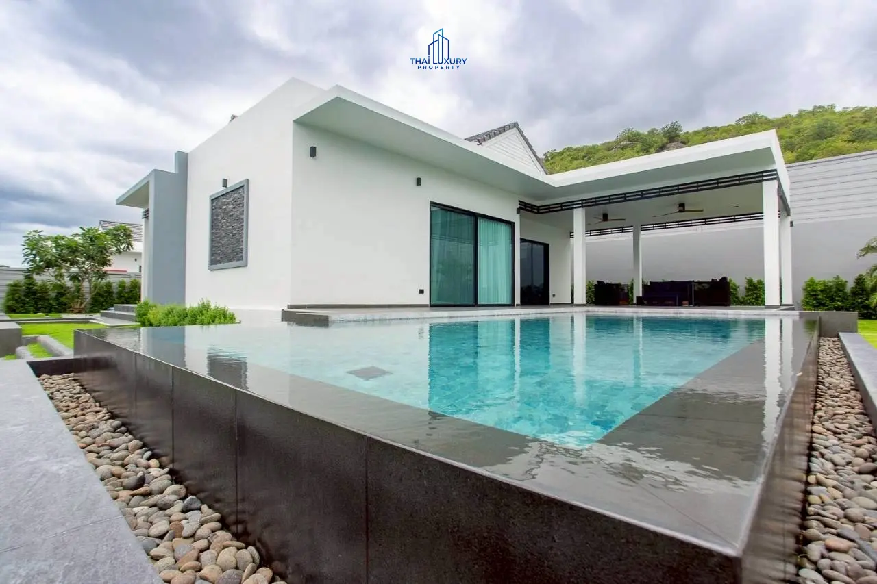 วิลล่าหรูสไตล์โมเดิร์น 3 ห้องนอน พร้อมสระว่ายน้ำ ที่ Sivana Hills Villas หัวหิน สำหรับเช่า