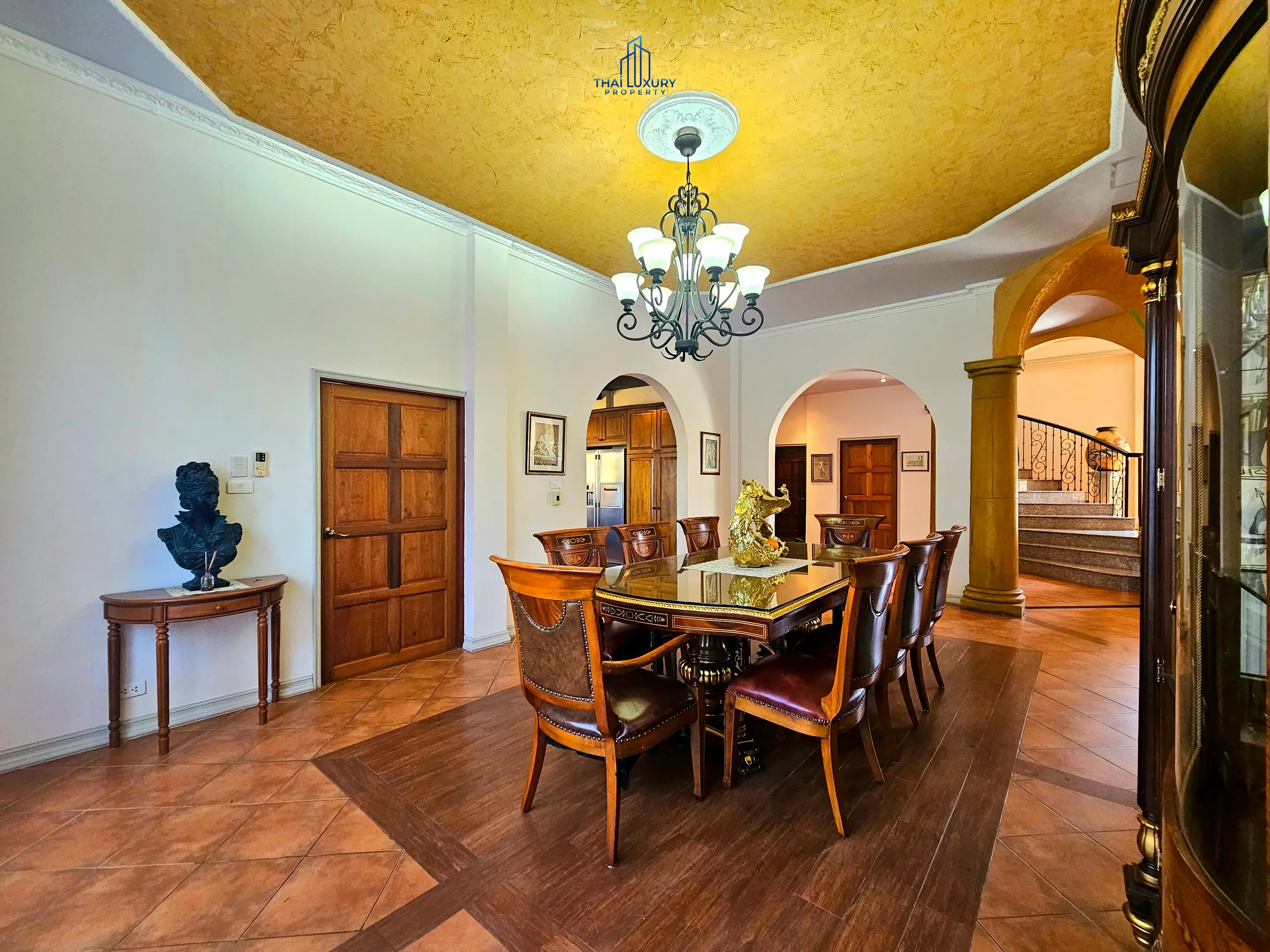 Luxury 4 Bedrooms Tuscany-Style Villa for Sale at Hua Hin Soi 114