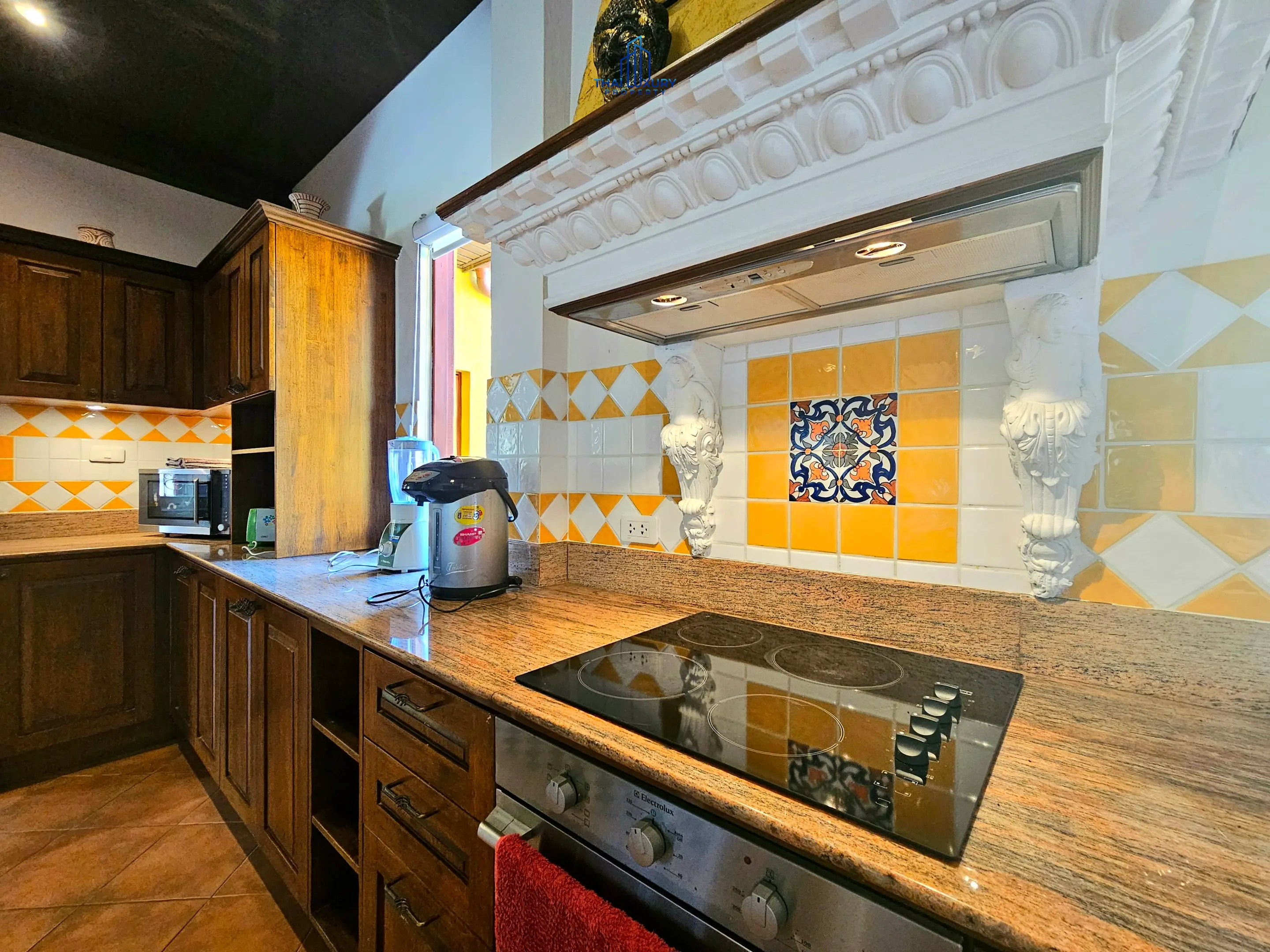 Luxury 4 Bedrooms Tuscany-Style Villa for Sale at Hua Hin Soi 114
