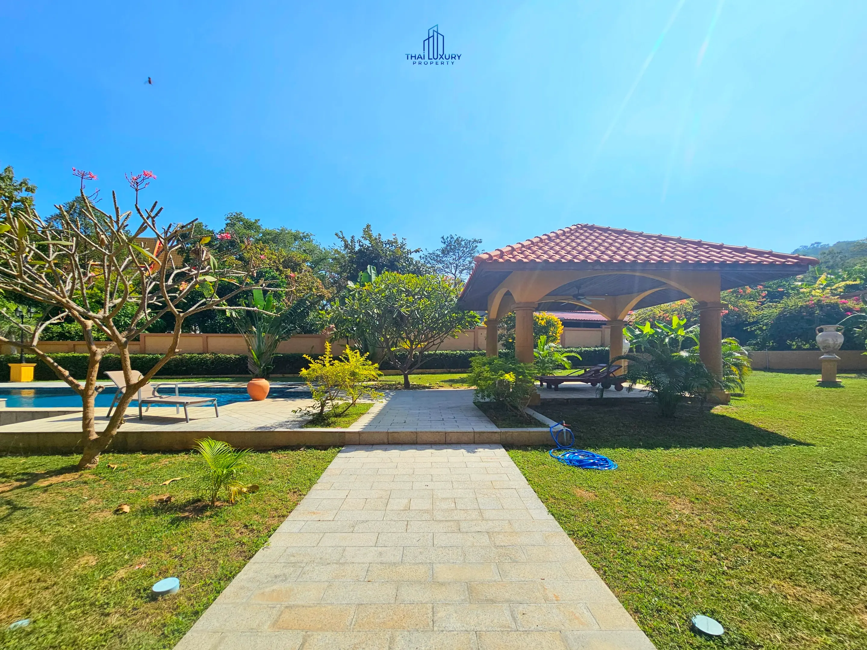 Luxury 4 Bedrooms Tuscany-Style Villa for Sale at Hua Hin Soi 114