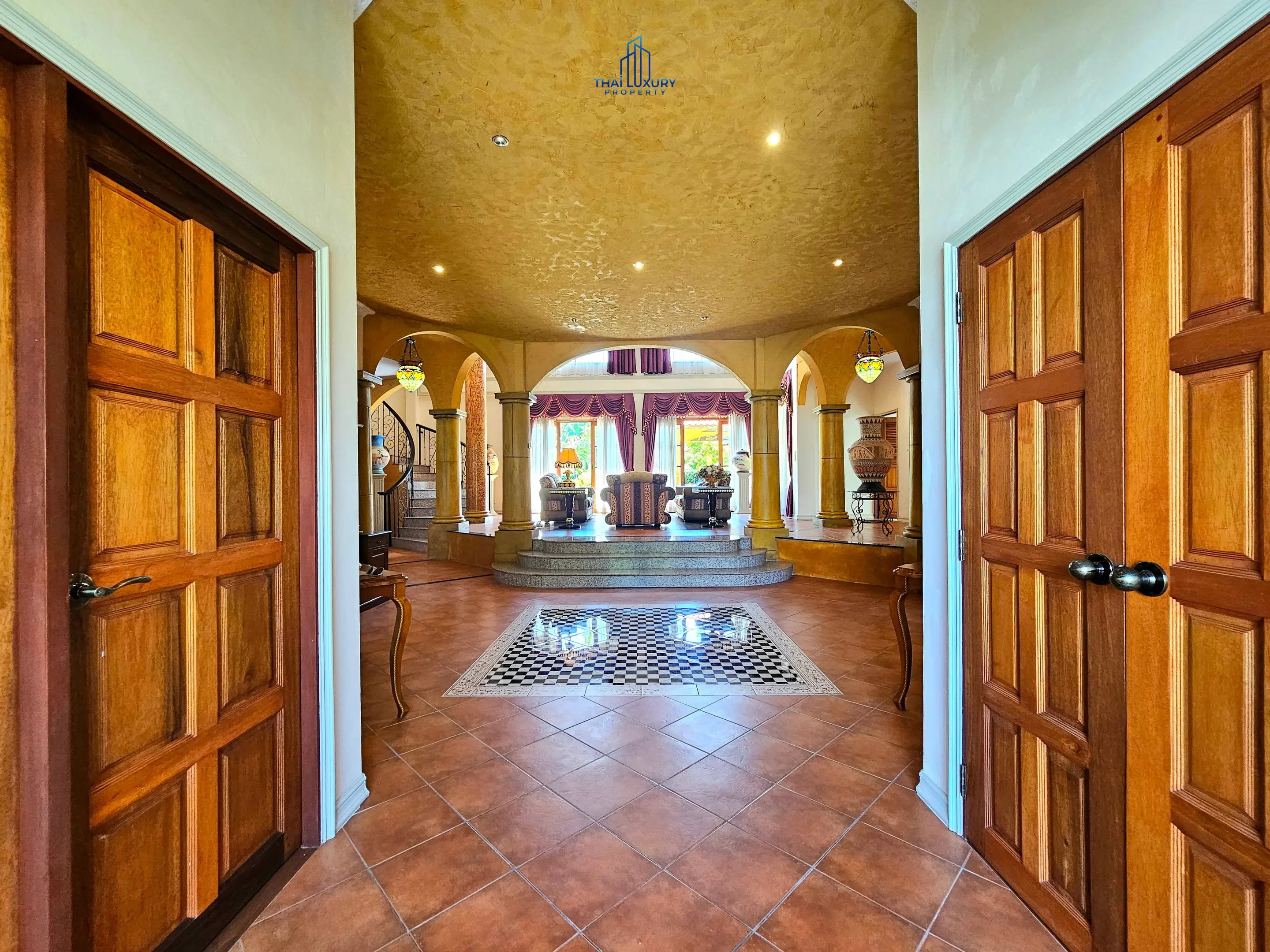 Luxury 4 Bedrooms Tuscany-Style Villa for Sale at Hua Hin Soi 114