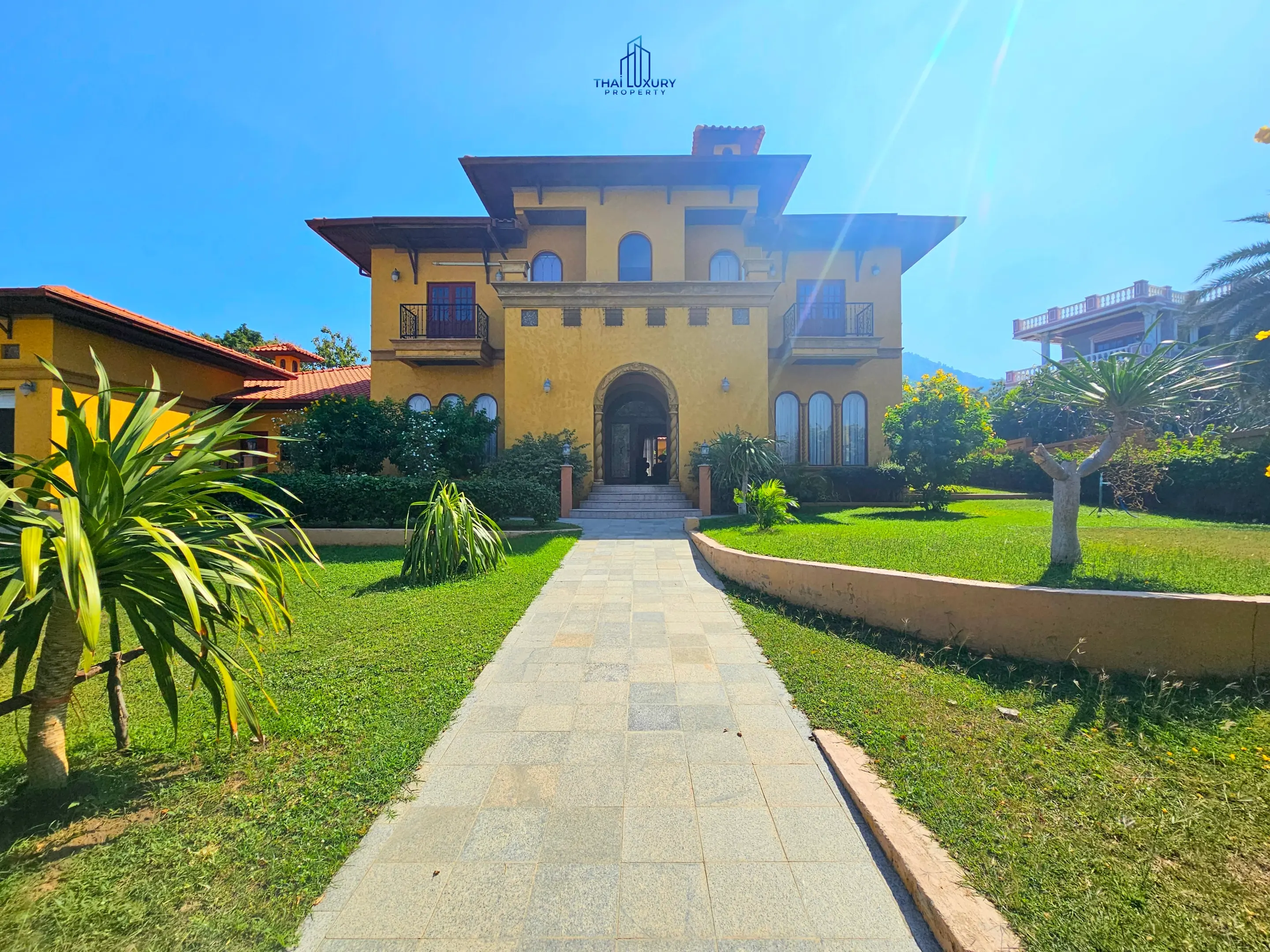 Luxury 4 Bedrooms Tuscany-Style Villa for Sale at Hua Hin Soi 114
