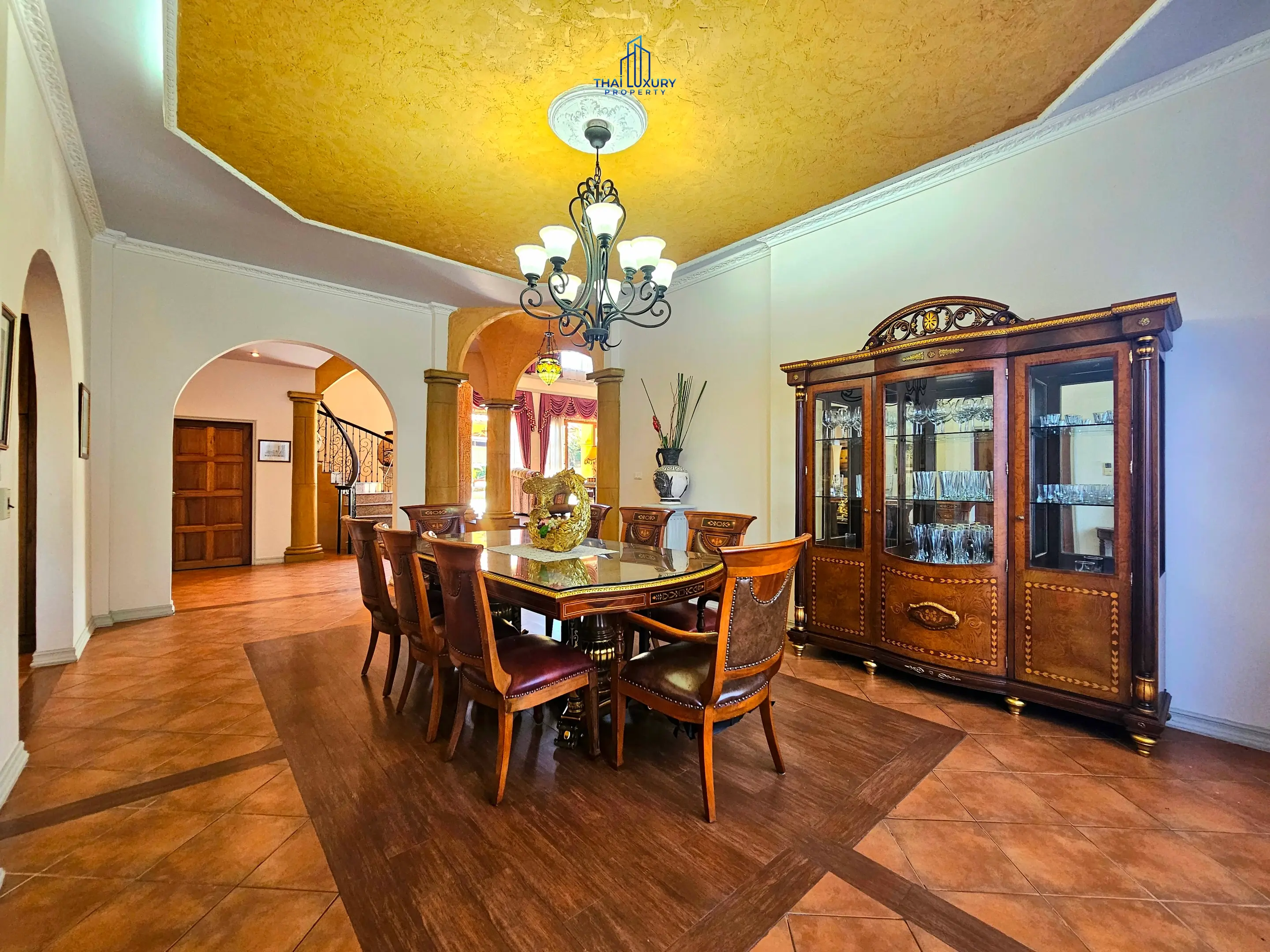 Luxury 4 Bedrooms Tuscany-Style Villa for Sale at Hua Hin Soi 114