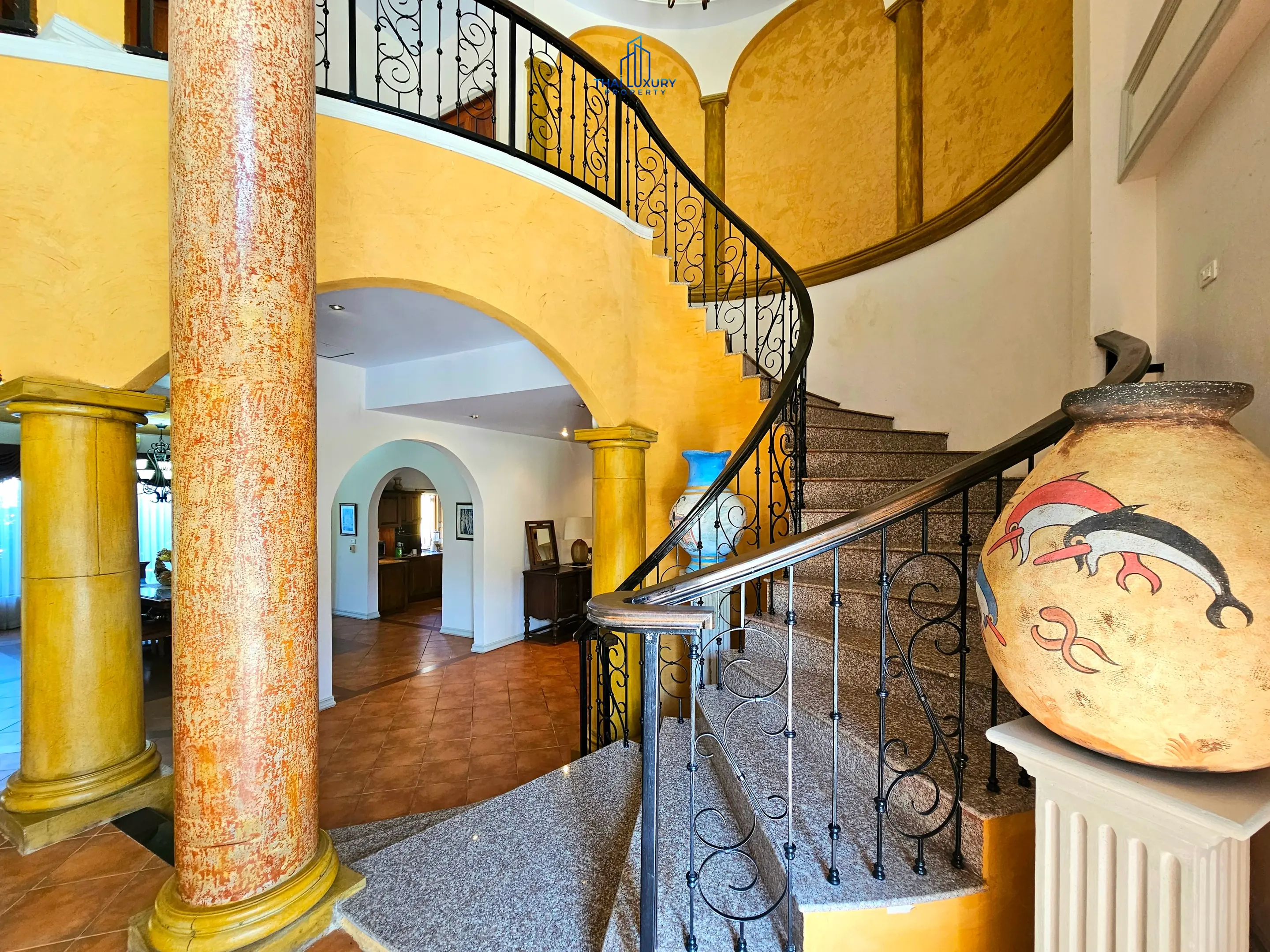 Luxury 4 Bedrooms Tuscany-Style Villa for Sale at Hua Hin Soi 114
