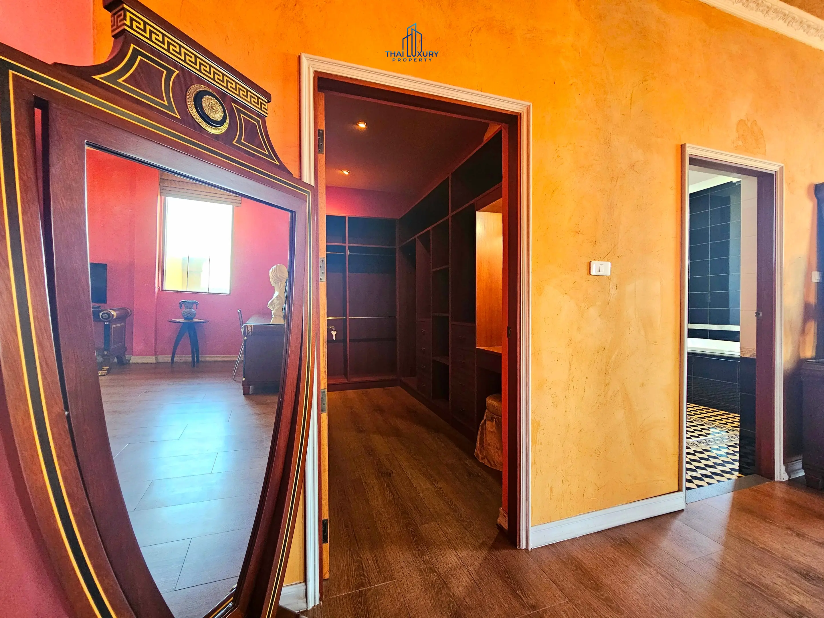 Luxury 4 Bedrooms Tuscany-Style Villa for Sale at Hua Hin Soi 114