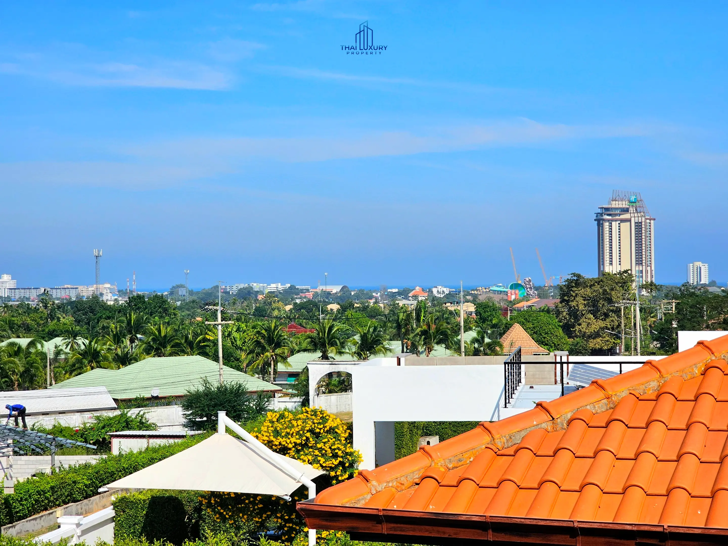 Luxury 4 Bedrooms Tuscany-Style Villa for Sale at Hua Hin Soi 114