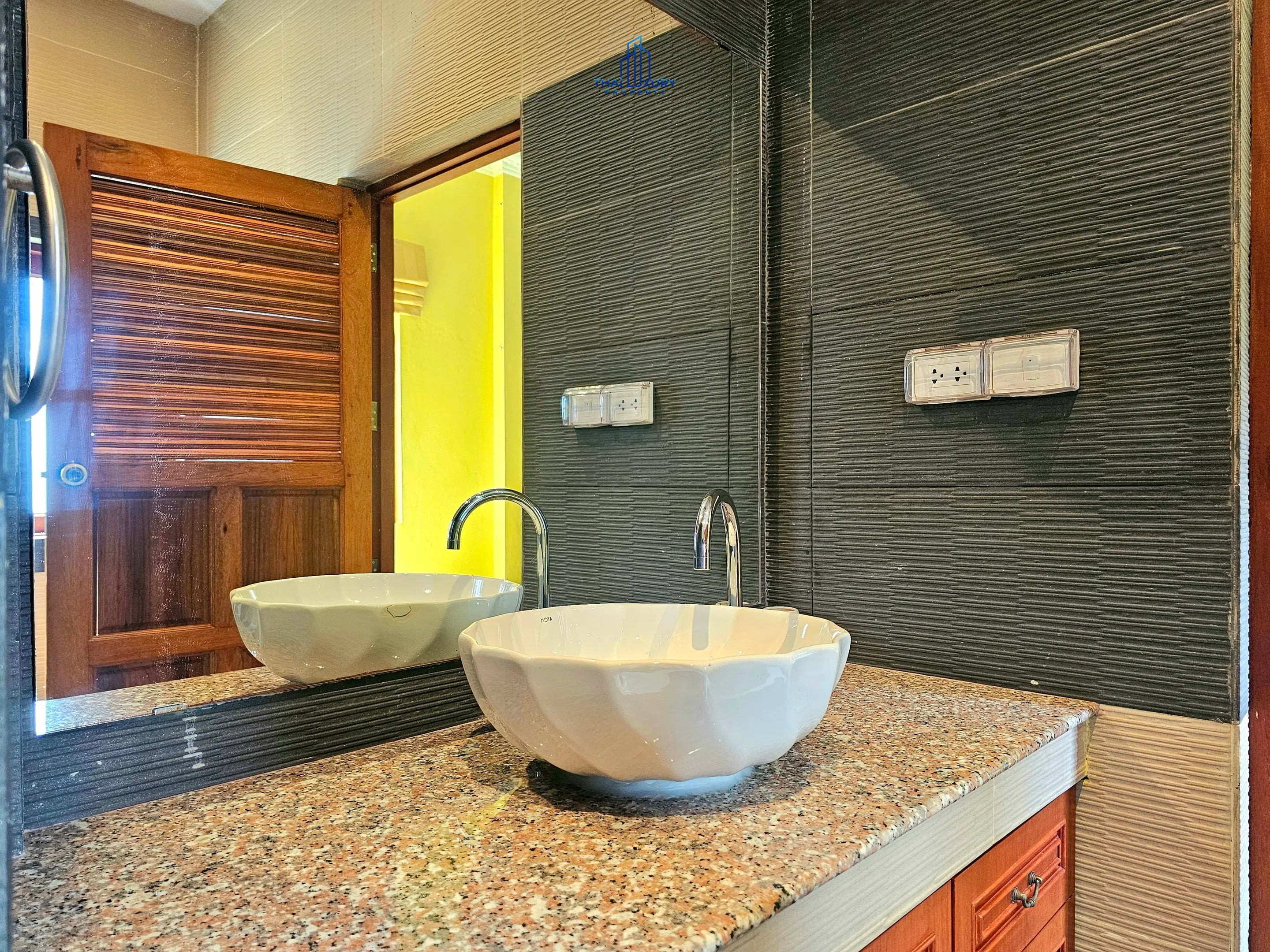 Luxury 4 Bedrooms Tuscany-Style Villa for Sale at Hua Hin Soi 114