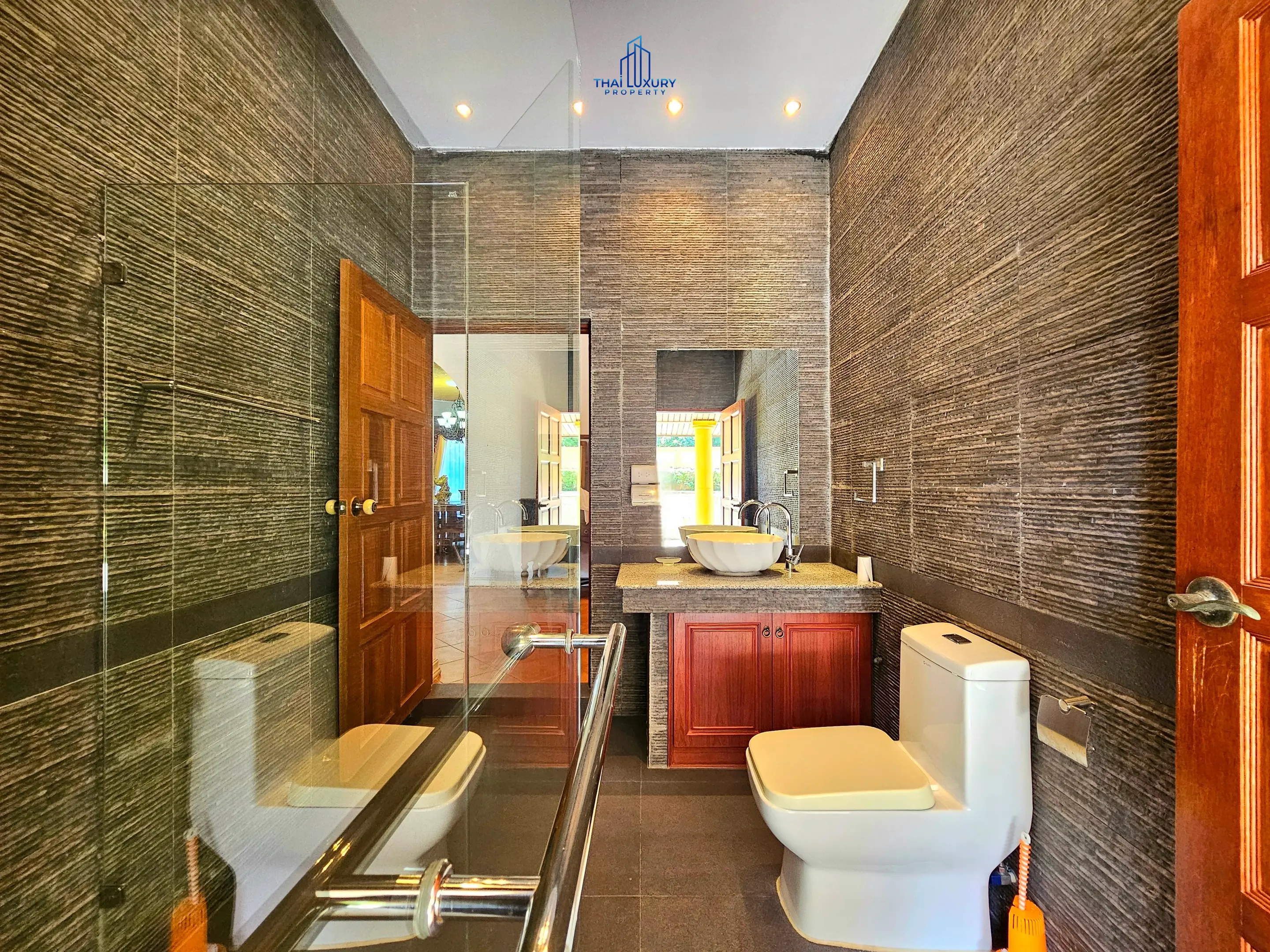 Luxury 4 Bedrooms Tuscany-Style Villa for Sale at Hua Hin Soi 114