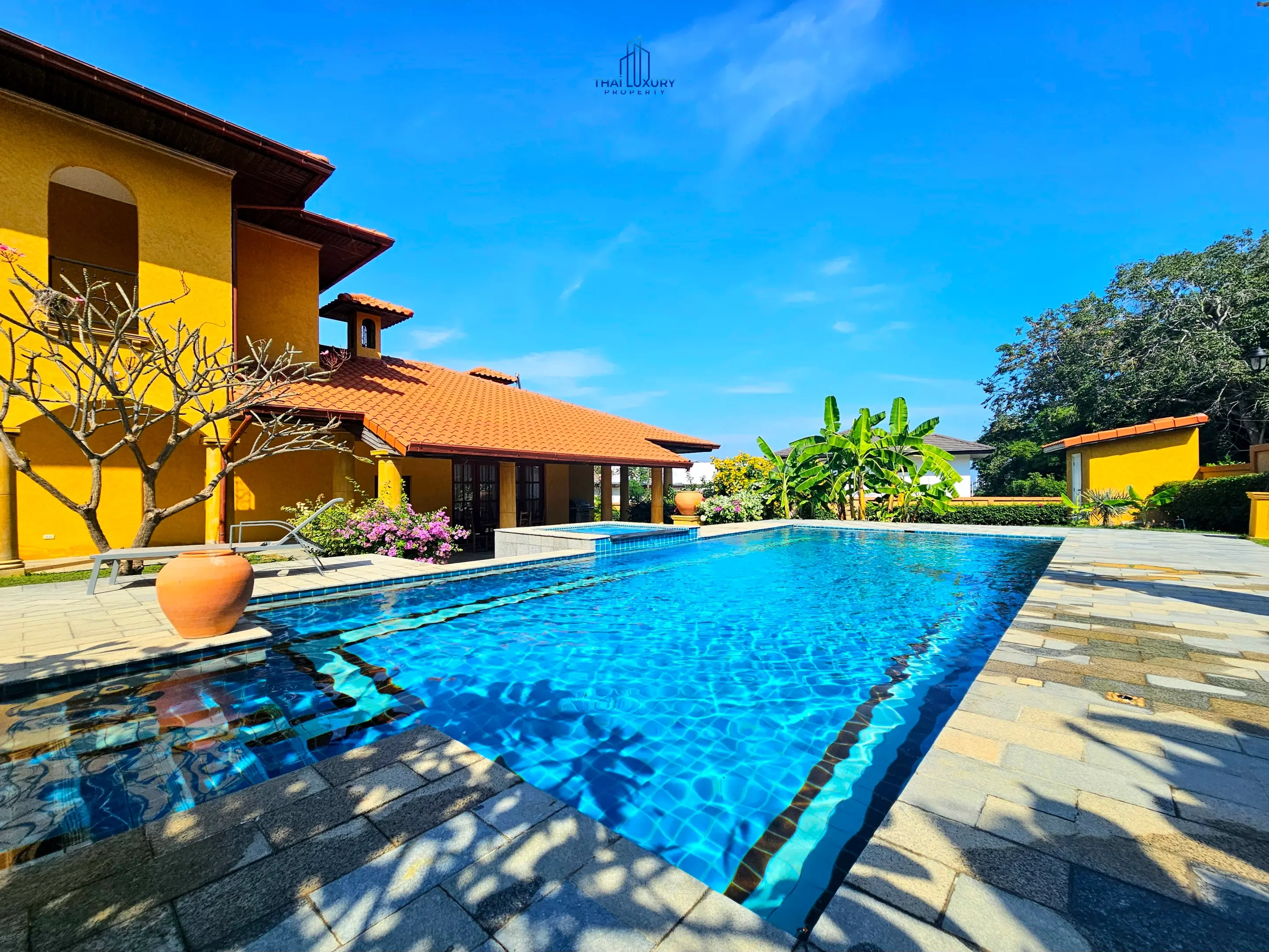 Luxury 4 Bedrooms Tuscany-Style Villa for Sale at Hua Hin Soi 114