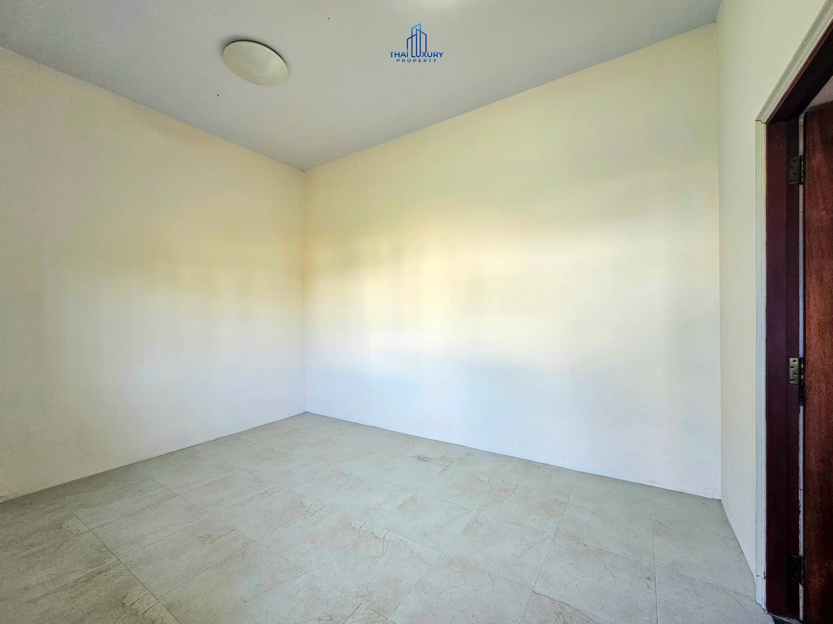Luxury 4 Bedrooms Tuscany-Style Villa for Sale at Hua Hin Soi 114