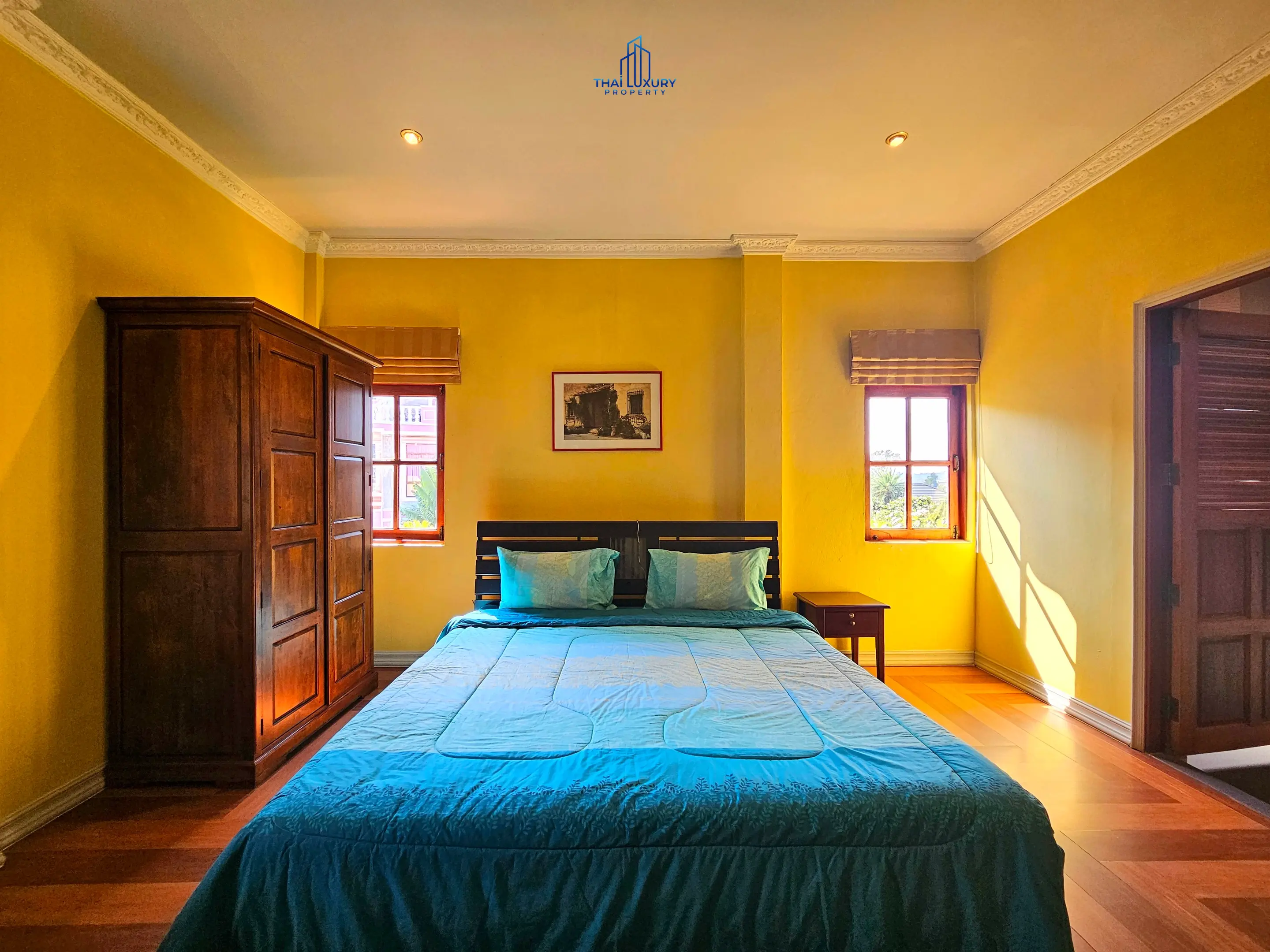 Luxury 4 Bedrooms Tuscany-Style Villa for Sale at Hua Hin Soi 114