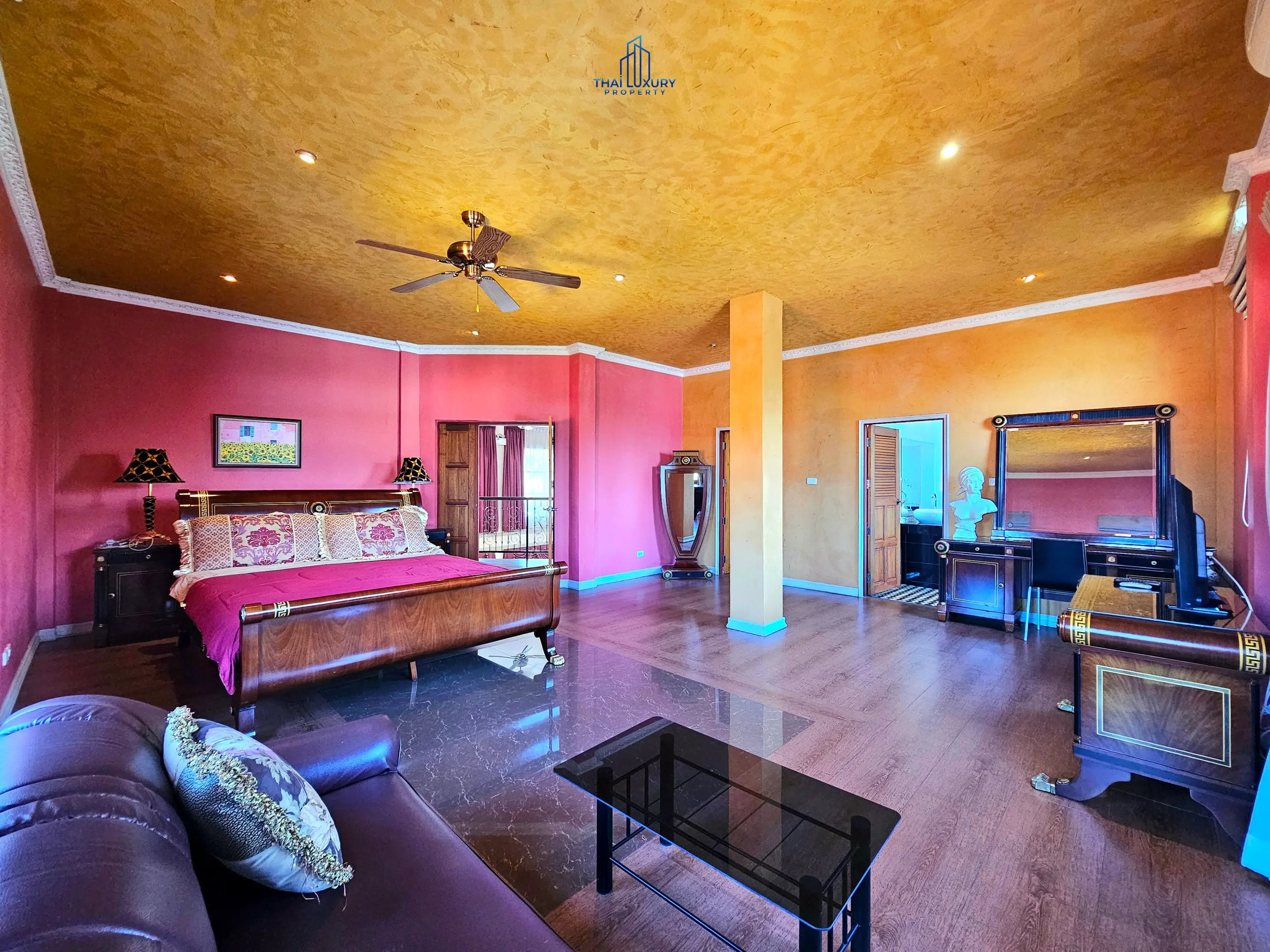 Luxury 4 Bedrooms Tuscany-Style Villa for Sale at Hua Hin Soi 114