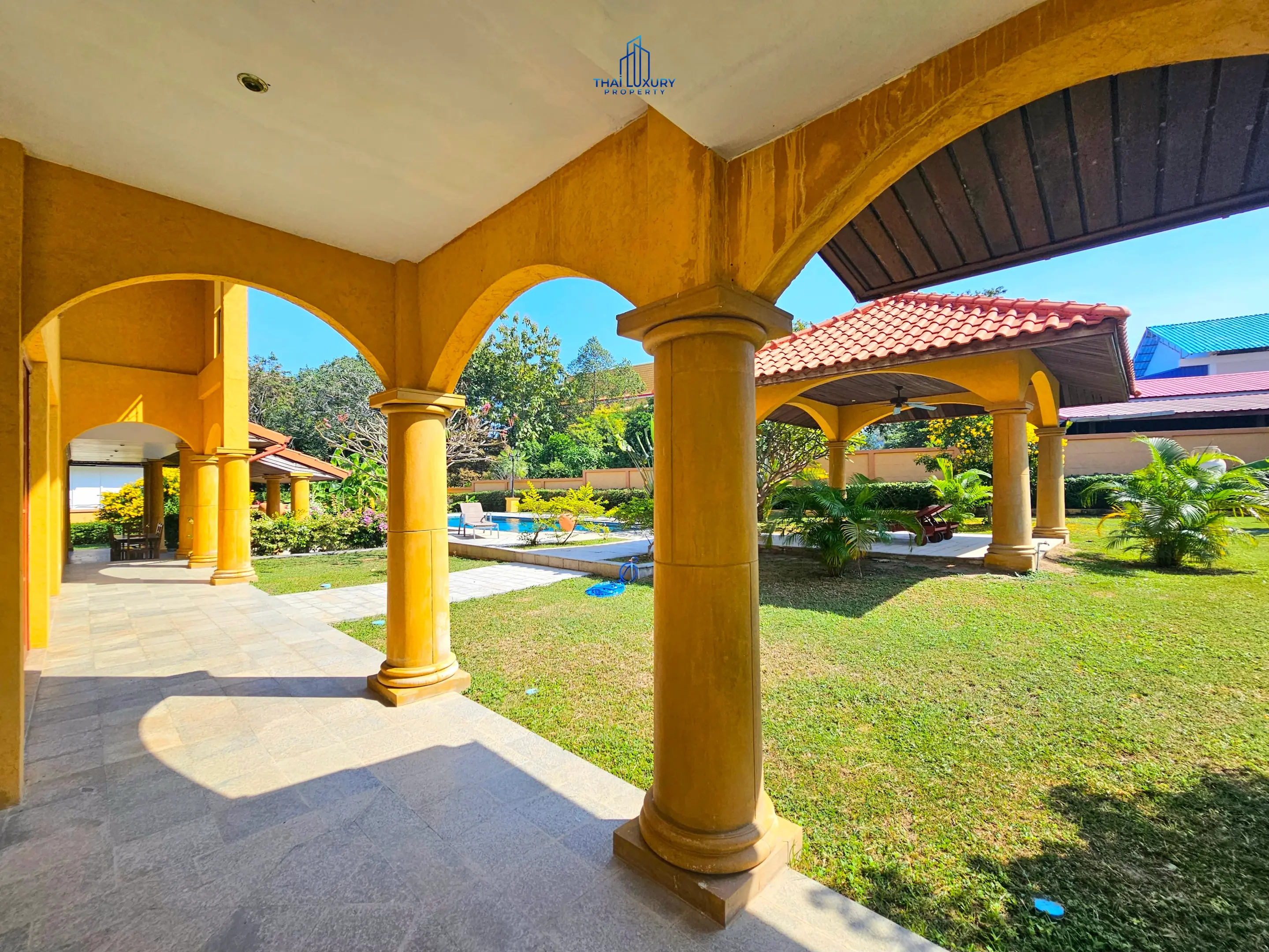 Luxury 4 Bedrooms Tuscany-Style Villa for Sale at Hua Hin Soi 114