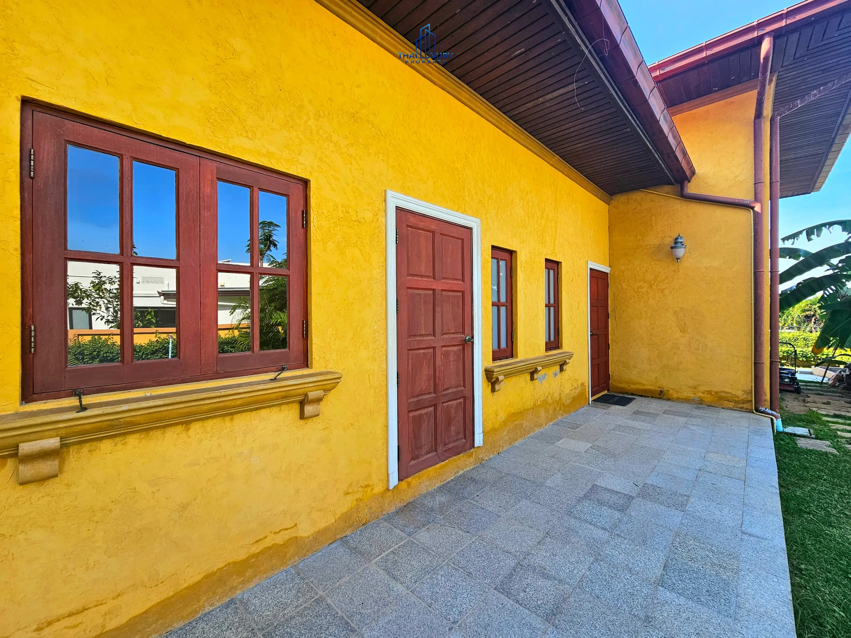 Luxury 4 Bedrooms Tuscany-Style Villa for Sale at Hua Hin Soi 114