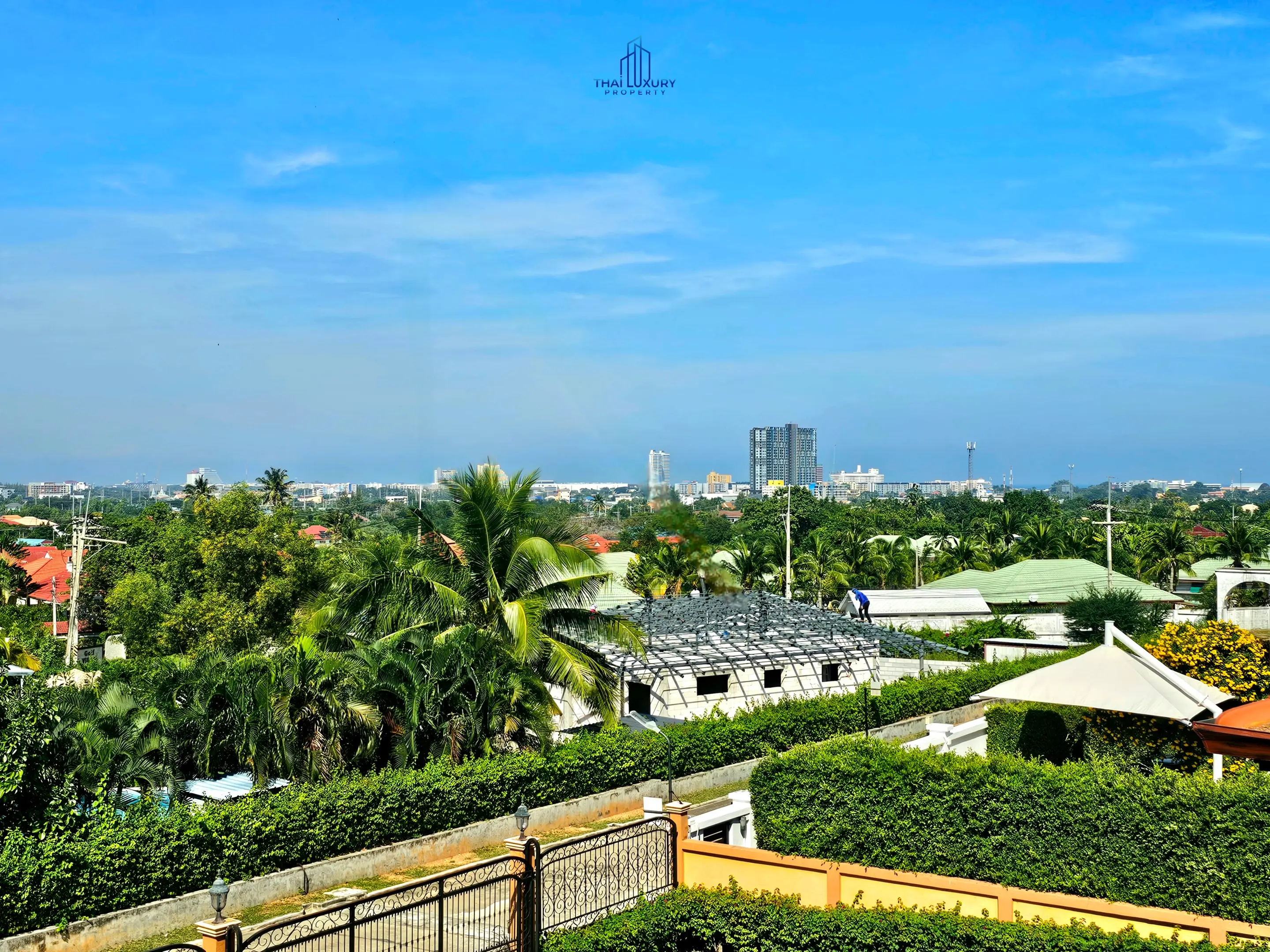 Luxury 4 Bedrooms Tuscany-Style Villa for Sale at Hua Hin Soi 114