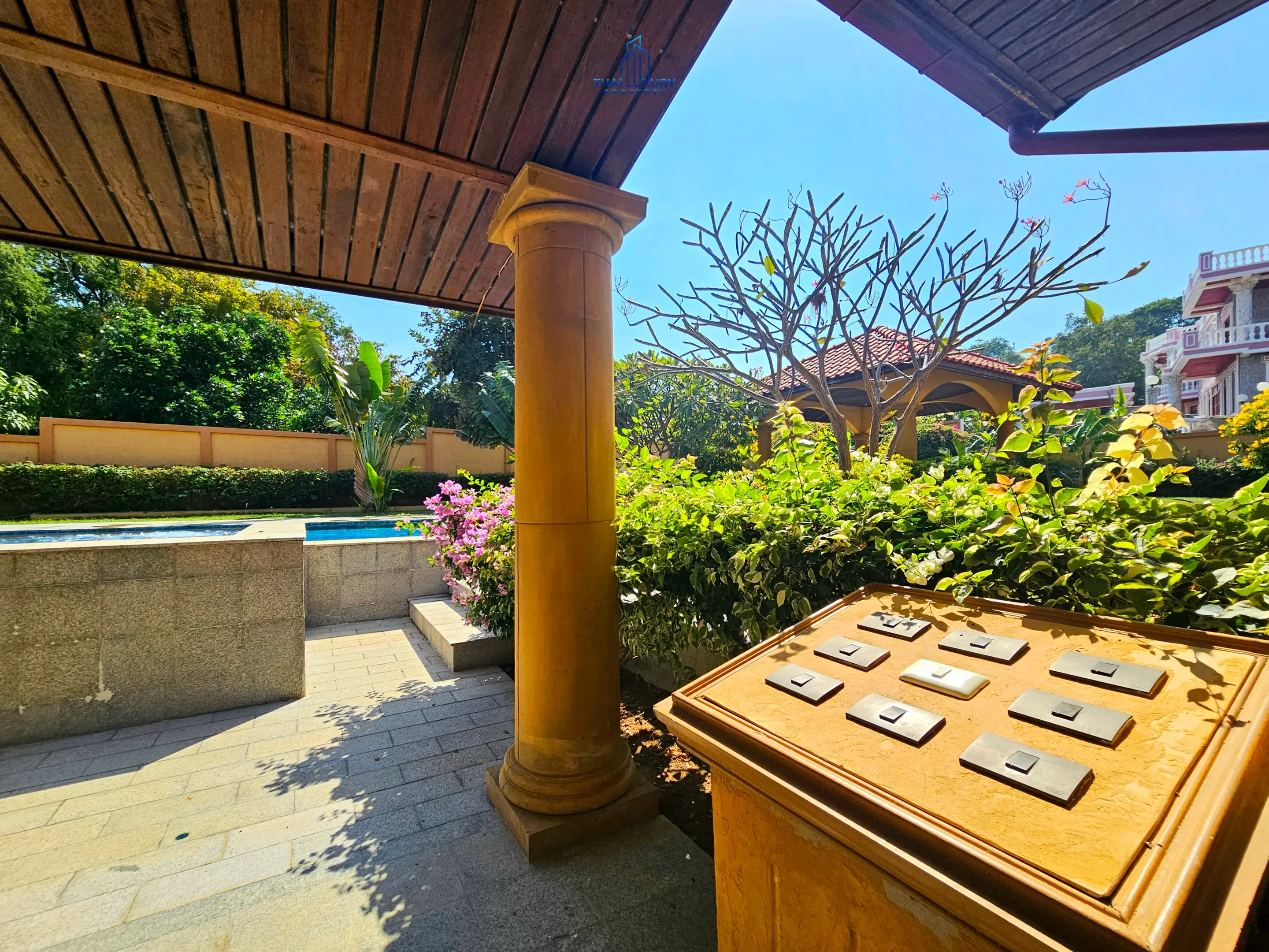 Luxury 4 Bedrooms Tuscany-Style Villa for Sale at Hua Hin Soi 114