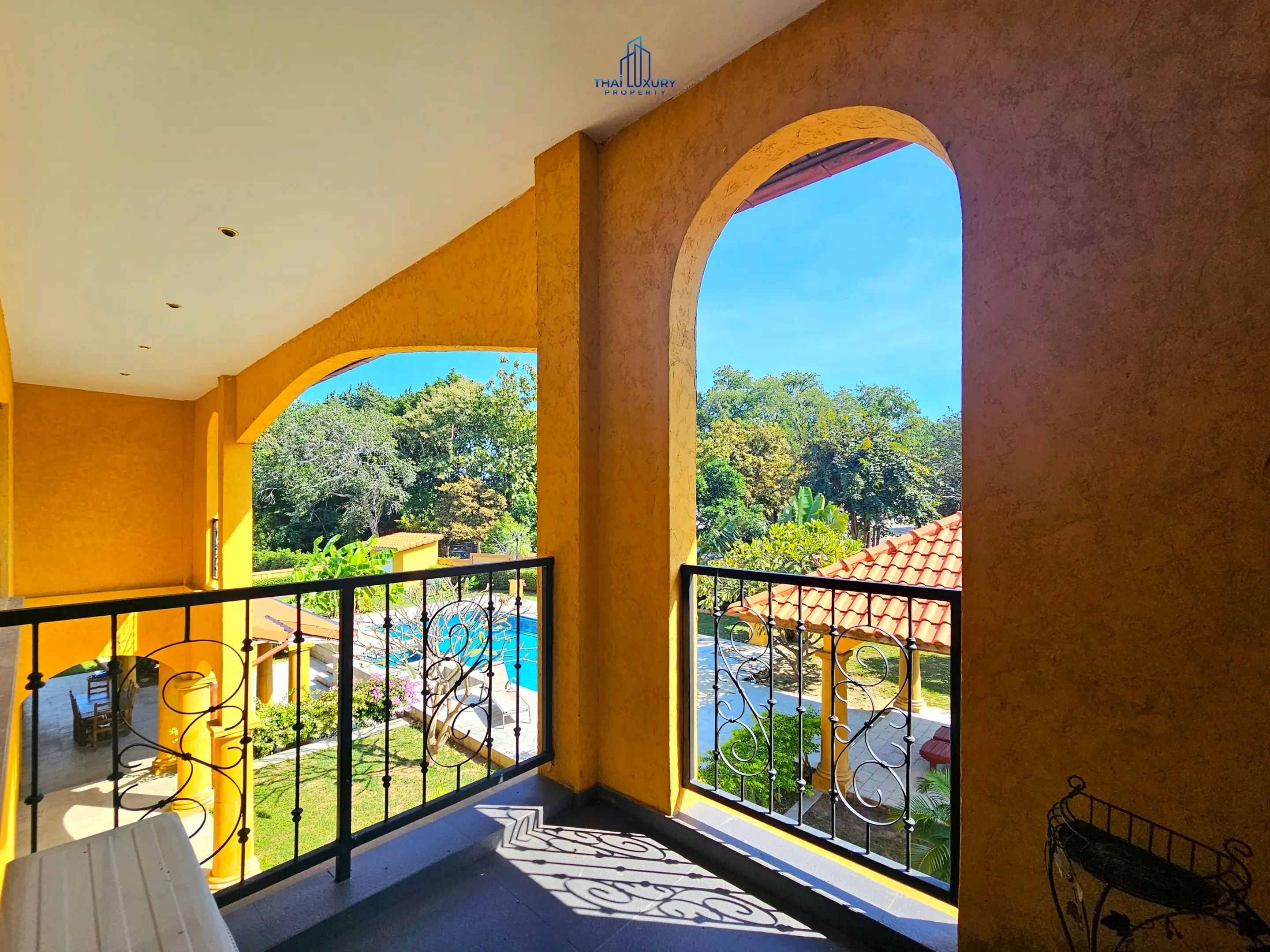Luxury 4 Bedrooms Tuscany-Style Villa for Sale at Hua Hin Soi 114
