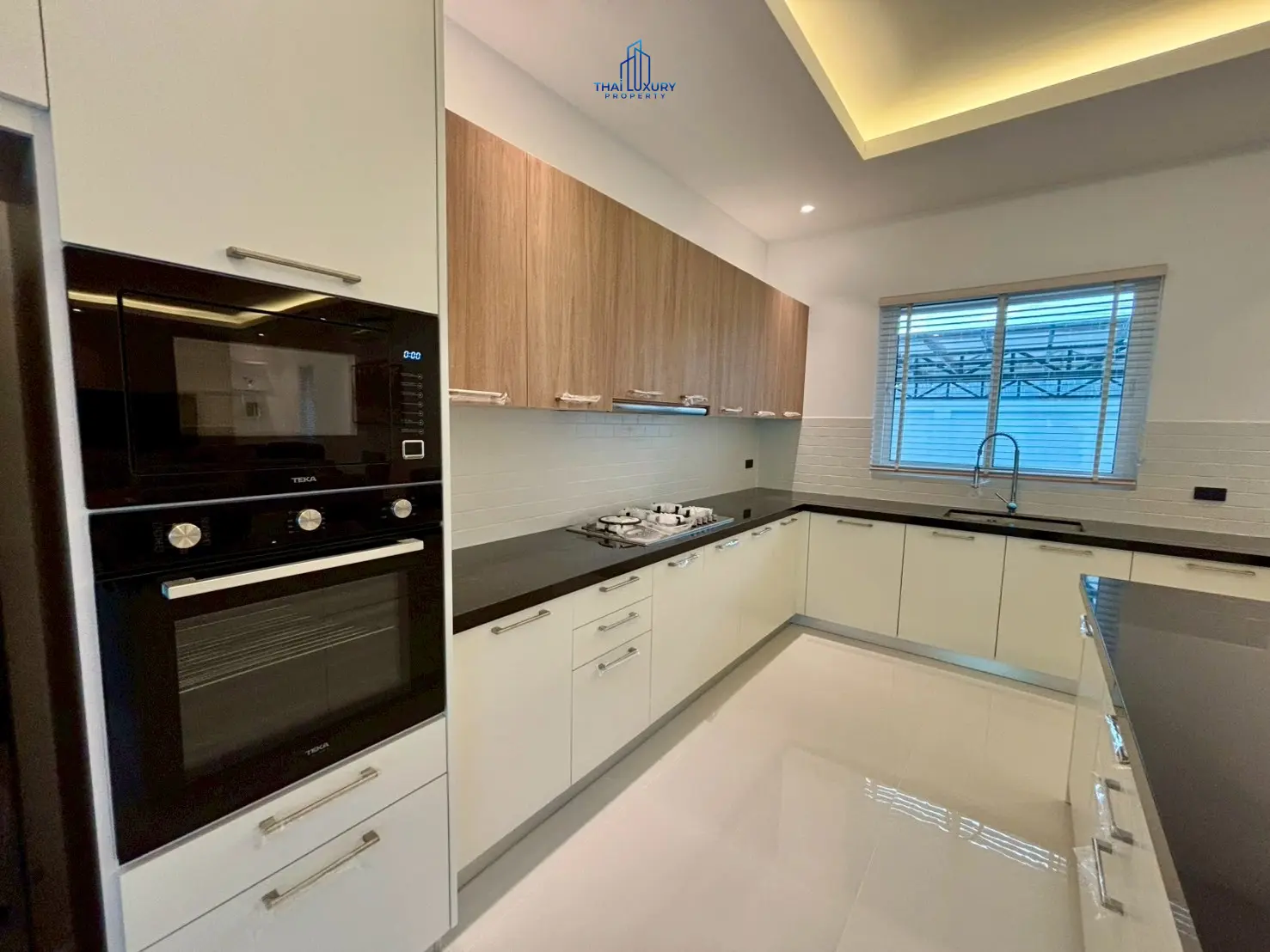 Brand New Luxury 3 Bedrooms Pool Villa for Sale at The Clouds III Hua Hin