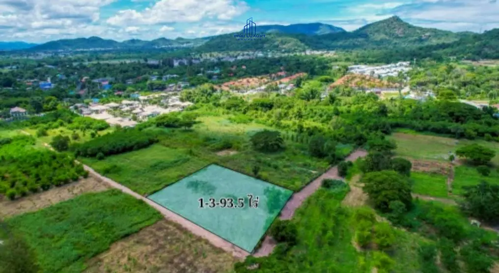 โอกาสทอง! ขายที่ดิน 1 ไร่ 3 งาน 93.5 ตร.ว. วิวภูเขา ใกล้เมืองและชายหาด