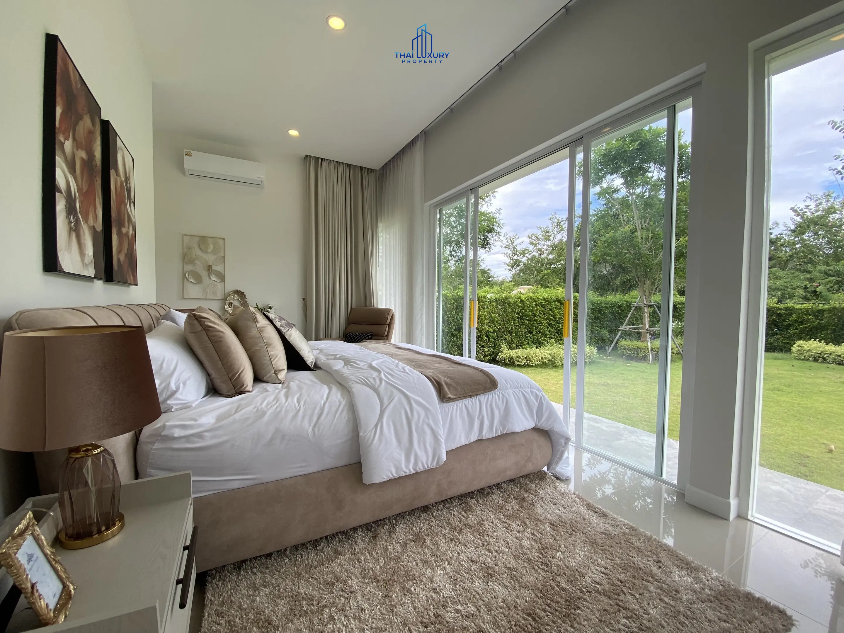 วิลล่าสระว่ายน้ำสุดหรู 3 ห้องนอน พร้อมขาย ที่ Woodland Riverside Residence หัวหิน