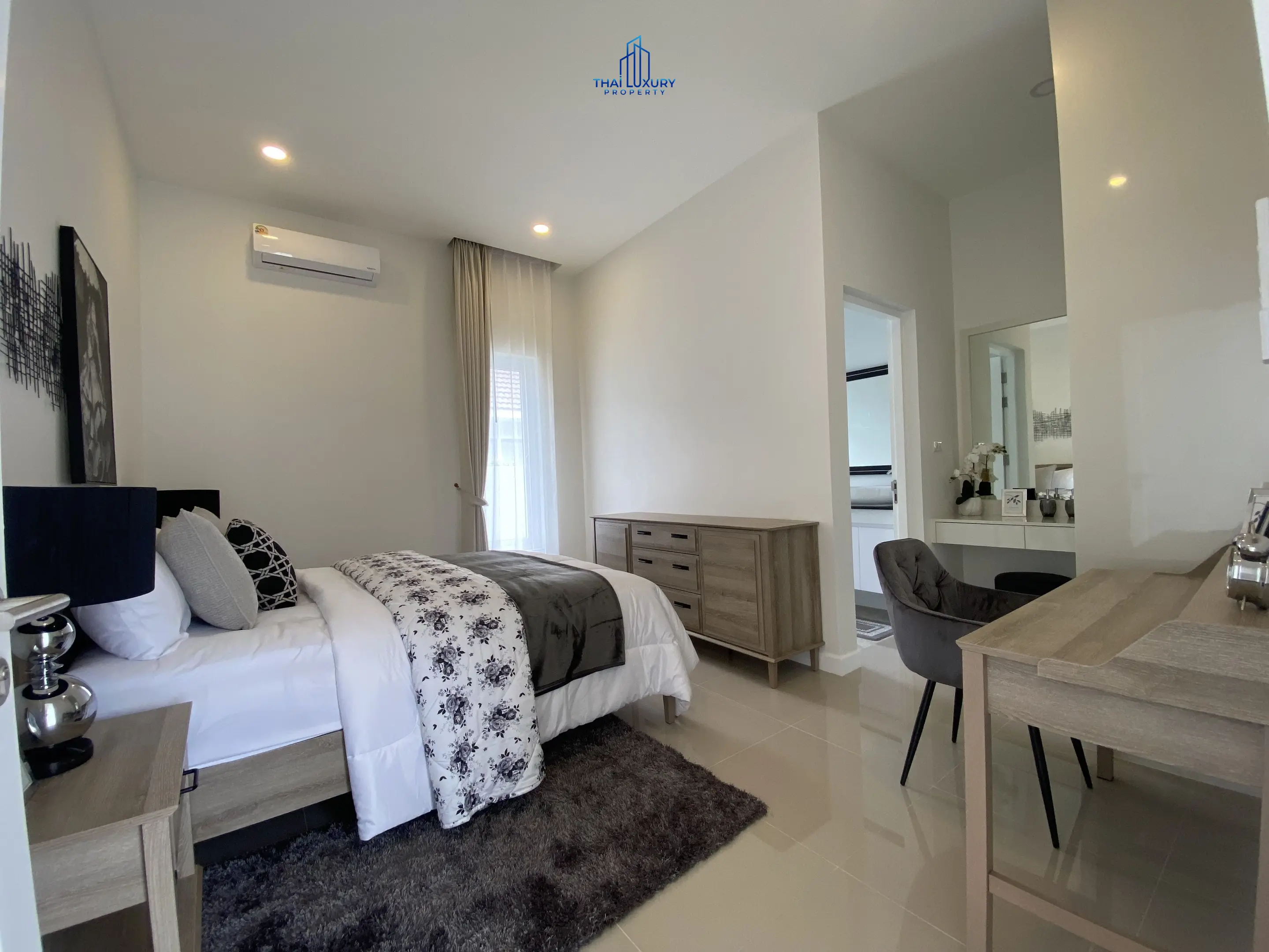 วิลล่าสระว่ายน้ำสุดหรู 3 ห้องนอน พร้อมขาย ที่ Woodland Riverside Residence หัวหิน
