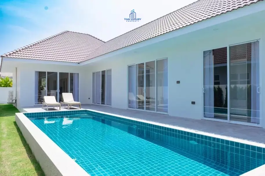 วิลล่าสระว่ายน้ำสุดหรู 3 ห้องนอน พร้อมขาย ที่ Woodland Riverside Residence หัวหิน