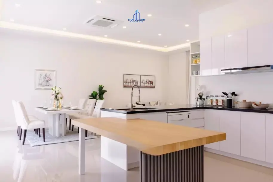 วิลล่าสระว่ายน้ำสุดหรู 3 ห้องนอน พร้อมขาย ที่ Woodland Riverside Residence หัวหิน
