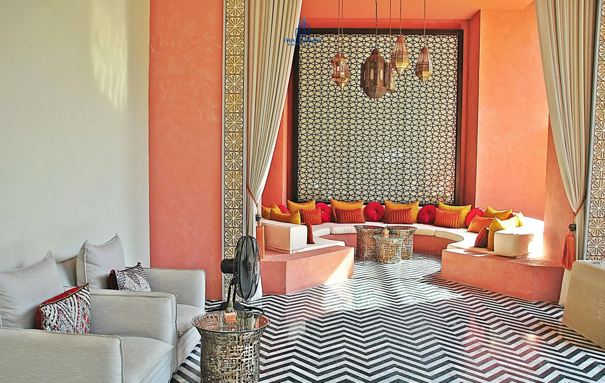 ขายคอนโดหรู 1 ห้องนอน ติดทะเล ที่ Marrakesh Hua Hin