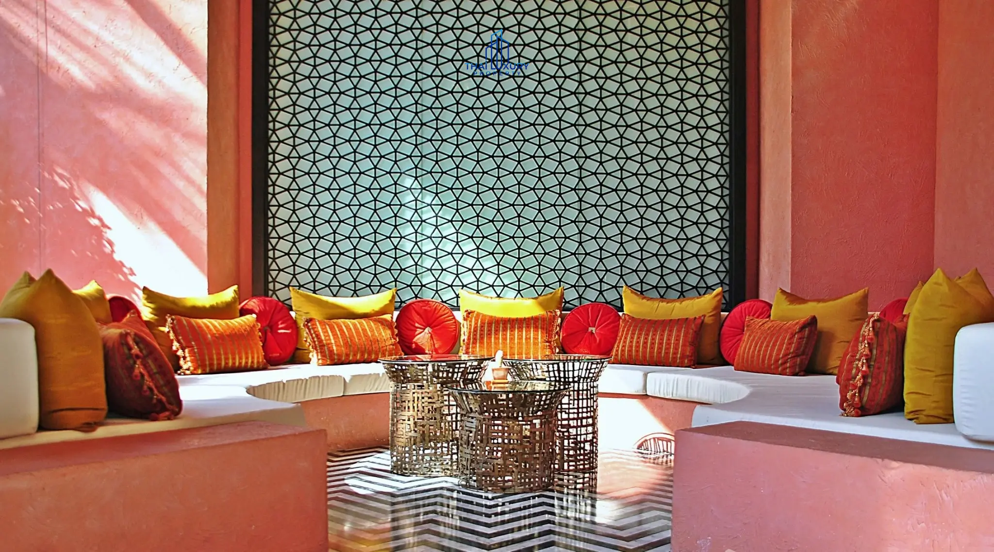 ขายคอนโดหรู 1 ห้องนอน ติดทะเล ที่ Marrakesh Hua Hin