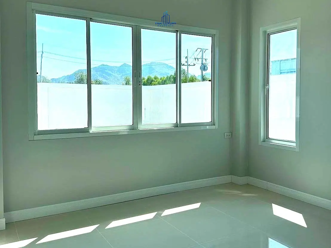 บ้านวิลล่าโมเดิร์นสร้างใหม่ 3 ห้องนอน สำหรับขาย ที่โครงการเศรษฐสิริ วิลเลจ ชะอำ