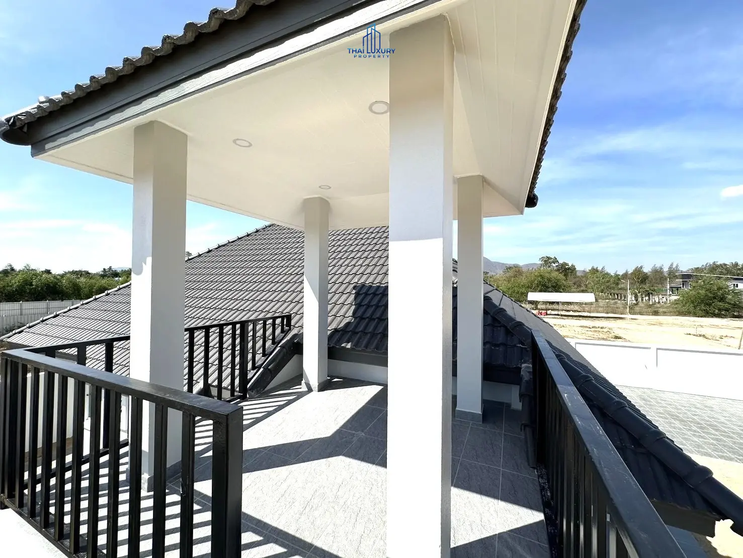 บ้านวิลล่าโมเดิร์นสร้างใหม่ 3 ห้องนอน สำหรับขาย ที่โครงการเศรษฐสิริ วิลเลจ ชะอำ