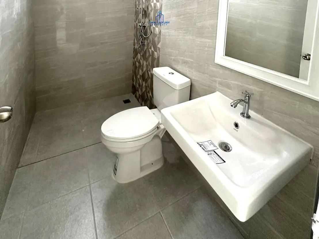 บ้านวิลล่าโมเดิร์นสร้างใหม่ 3 ห้องนอน สำหรับขาย ที่โครงการเศรษฐสิริ วิลเลจ ชะอำ