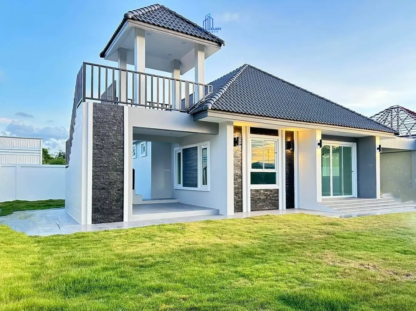 บ้านวิลล่าโมเดิร์นสร้างใหม่ 3 ห้องนอน สำหรับขาย ที่โครงการเศรษฐสิริ วิลเลจ ชะอำ
