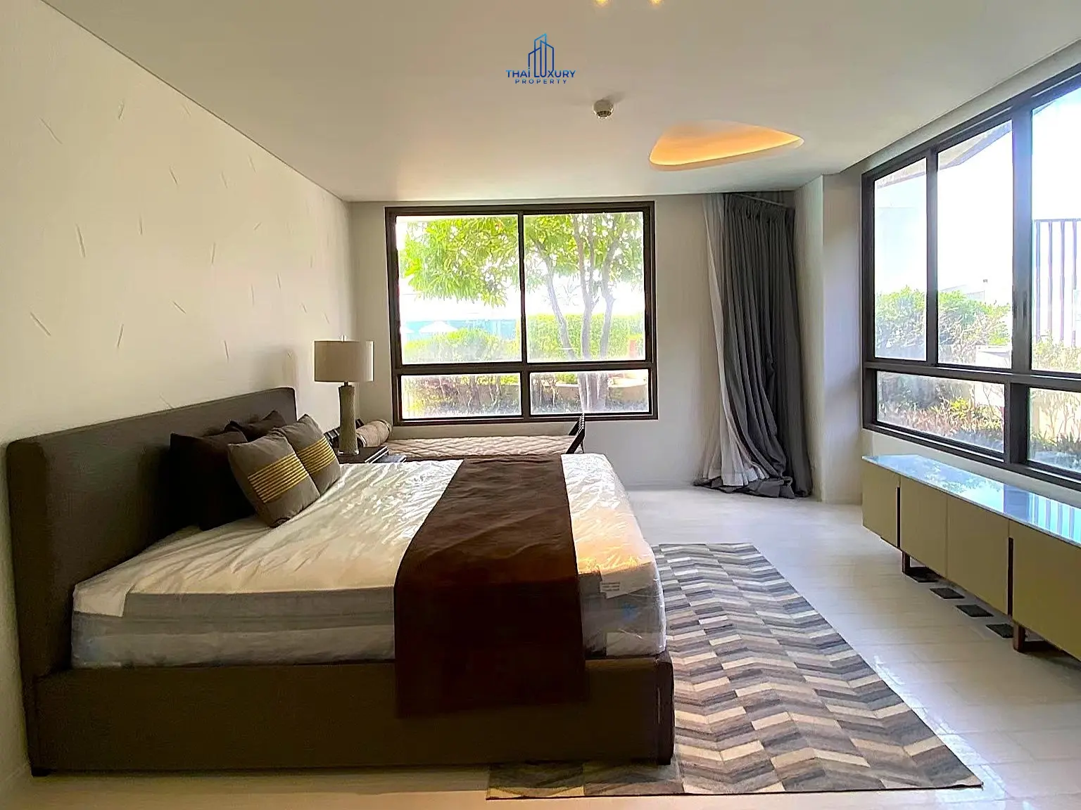 Luxury Beachfront 3 Bedrooms Condominium for Sale at Veranda Residence Hua Hin