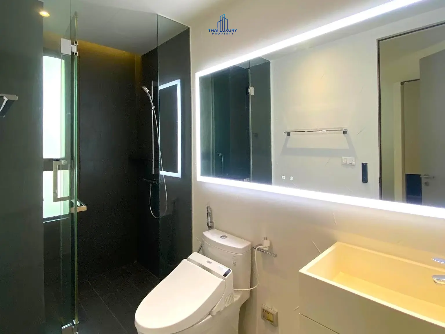 Luxury Beachfront 3 Bedrooms Condominium for Sale at Veranda Residence Hua Hin