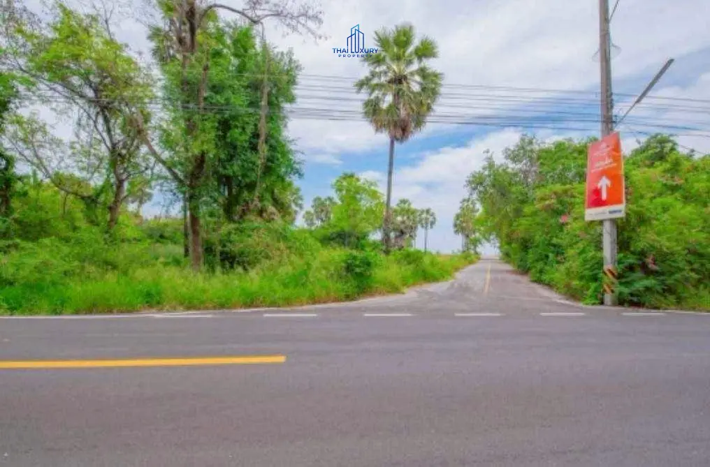 โอกาสหายาก! ขายที่ดินติดทะเล 132 ตร.วา ที่ปากน้ำปราณ ปราณบุรี