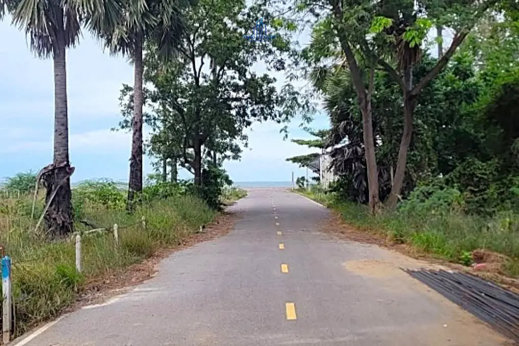 โอกาสหายาก! ขายที่ดินติดทะเล 132 ตร.วา ที่ปากน้ำปราณ ปราณบุรี
