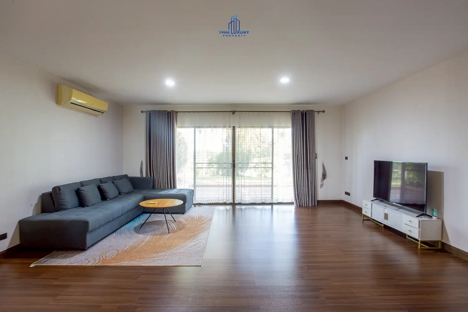 คอนโด 3 ห้องนอนสวยงาม พร้อมวิวสนามกอล์ฟ ที่ Palm Hills หัวหิน
