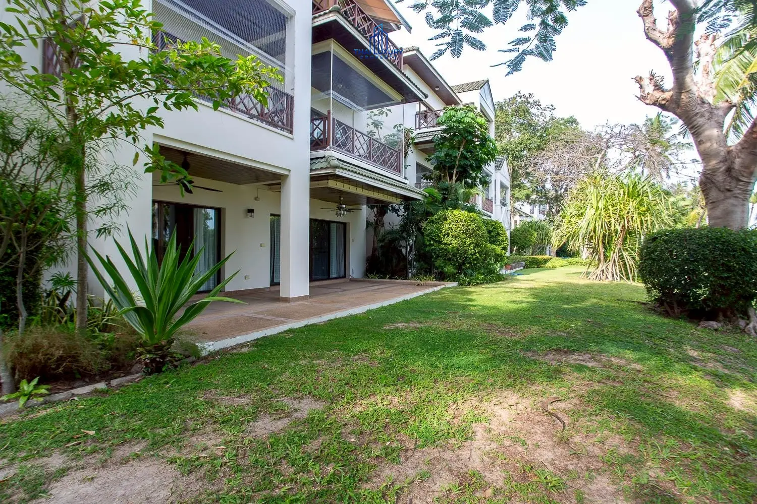 คอนโด 3 ห้องนอนสวยงาม พร้อมวิวสนามกอล์ฟ ที่ Palm Hills หัวหิน