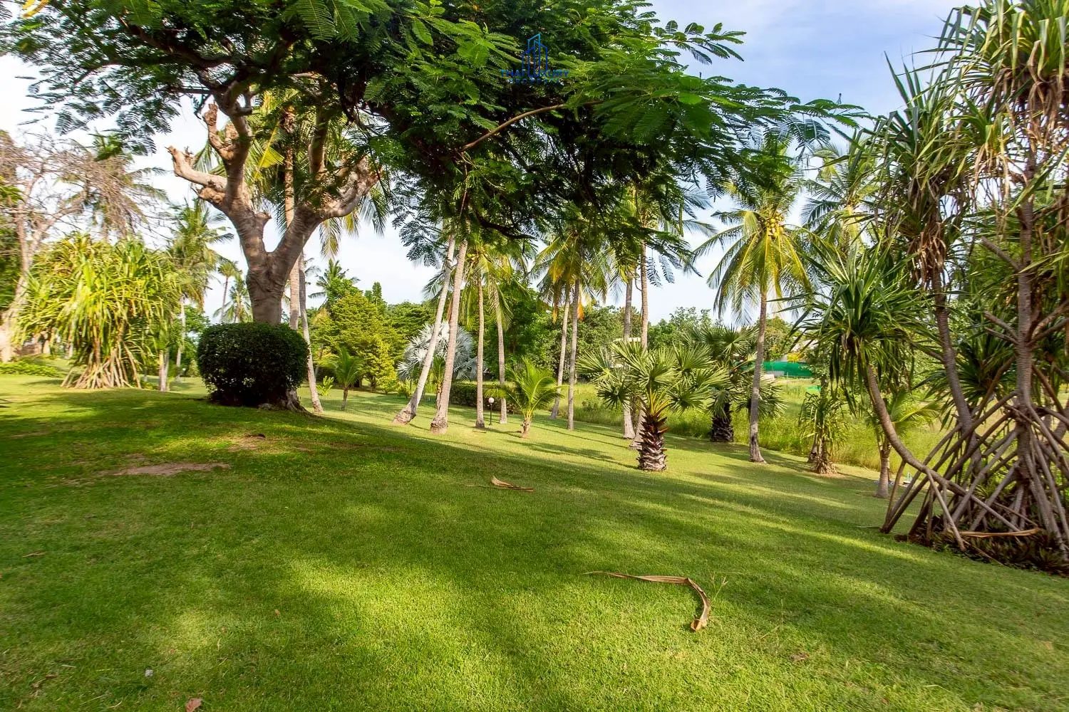 คอนโด 3 ห้องนอนสวยงาม พร้อมวิวสนามกอล์ฟ ที่ Palm Hills หัวหิน